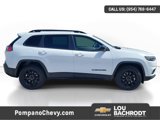 Used 2023 Jeep Cherokee Altitude Lux image 2