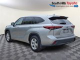 Used 2021 Toyota Highlander LE image 4