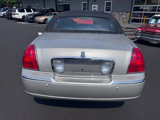 Used 2005 Lincoln Town Car Signature image 3