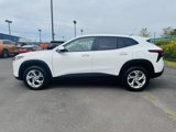Used 2025 Chevrolet Trax LS w/ LS Convenience Package image 4