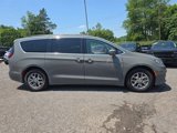 Used 2022 Chrysler Pacifica Touring-L image 3