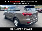 Used 2019 Kia Sorento LX w/ LX Convenience Package image 4