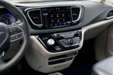 Used 2022 Chrysler Pacifica Touring-L image 6