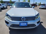Used 2016 Volkswagen Touareg Sport image 2