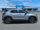 Used 2025 Chevrolet TrailBlazer LT image 3