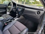 Used 2017 Toyota Corolla SE image 2