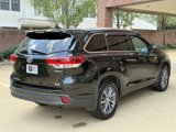 Used 2017 Toyota Highlander XLE image 5