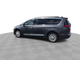 Used 2017 Chrysler Pacifica Touring-L image 6