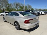 Used 2018 Volvo S90 T5 Momentum w/ Convenience Package image 3