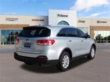 Used 2017 Kia Sorento LX w/ LX Convenience Package image 4