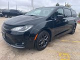 Used 2020 Chrysler Pacifica Touring-L w/ S Appearance Package image 2