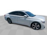 Used 2018 Honda Accord Touring image 2