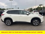 Used 2022 Nissan Rogue SV image 3
