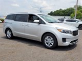 Used 2017 Kia Sedona LX w/ LX Essentials Premium Package image 2