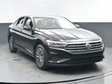 Used 2021 Volkswagen Jetta SE w/ SE Cold Weather Package image 2