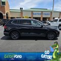 Used 2022 Volkswagen Tiguan SE image 3