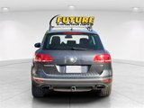 Used 2016 Volkswagen Touareg VR6 image 4