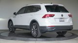 Used 2022 Volkswagen Tiguan SE w/ Panoramic Sunroof Package image 2
