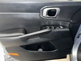 Used 2023 Kia Sorento LX image 3