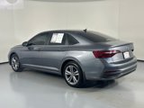 Used 2024 Volkswagen Jetta SE w/ Panoramic Sunroof Package image 4