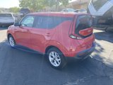Used 2022 Kia Soul LX w/ Technology Package image 2