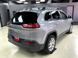 Used 2017 Jeep Cherokee Latitude image 3