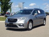 Used 2021 Chrysler Pacifica Touring-L image 2