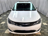 Used 2018 Chrysler Pacifica Limited image 3