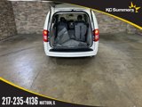 Used 2010 Chrysler Town & Country Touring image 6