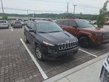 Used 2016 Jeep Cherokee Sport image 3