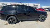 Used 2023 Jeep Grand Cherokee L Laredo image 5