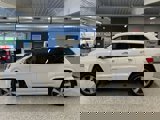 Used 2015 Jeep Grand Cherokee Overland image 4