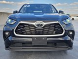 Used 2023 Toyota Highlander XLE image 2