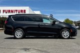 Used 2022 Chrysler Pacifica Touring-L image 3