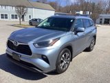 Used 2021 Toyota Highlander XLE image 3