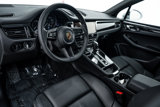 Certified 2025 Porsche Macan image 4