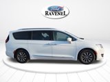 Used 2019 Chrysler Pacifica Touring-L Plus image 3