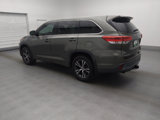 Used 2017 Toyota Highlander LE image 3