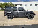 Used 2018 Jeep Wrangler Unlimited Sahara image 4