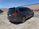 Used 2017 Chrysler Pacifica Limited image 4