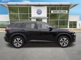 Used 2021 Nissan Rogue SV image 2