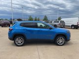 Used 2024 Jeep Compass Latitude image 2