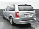 Used 2012 Chrysler Town & Country Touring image 4