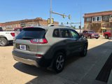 Used 2020 Jeep Cherokee Limited image 2