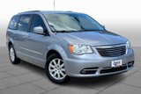 Used 2015 Chrysler Town & Country Touring image 2
