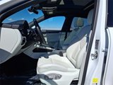 Certified 2024 Porsche Macan image 5