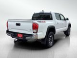Used 2017 Toyota Tacoma TRD Off-Road image 5