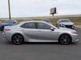 Used 2018 Toyota Camry SE image 2