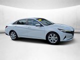 Used 2022 Hyundai Elantra SEL image 2