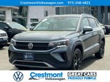 Certified 2022 Volkswagen Taos SE w/ IQ.Drive SE Package image 2